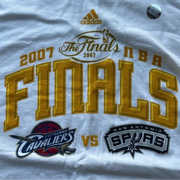 Adidas NBA 2007 Finals Cleveland Cavs San Antonio Spurs T-Shirt White Medium NWT - Picture 2 of 7